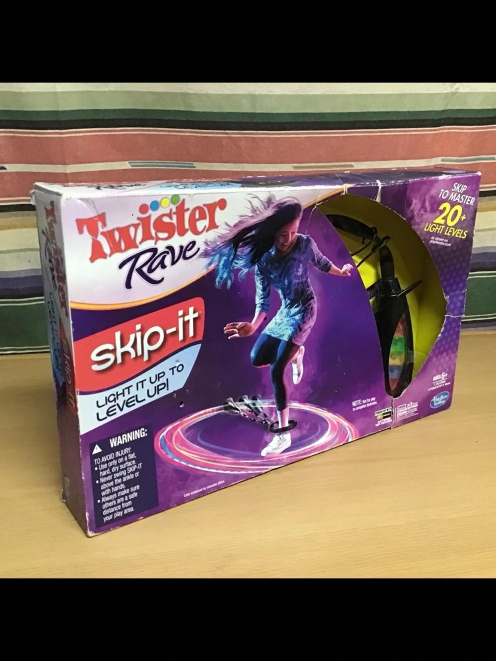 Hasbro Twister Rave Skip It A7092 Light Up Rave Ring 2012 Takes 3 AA Batt. NEW